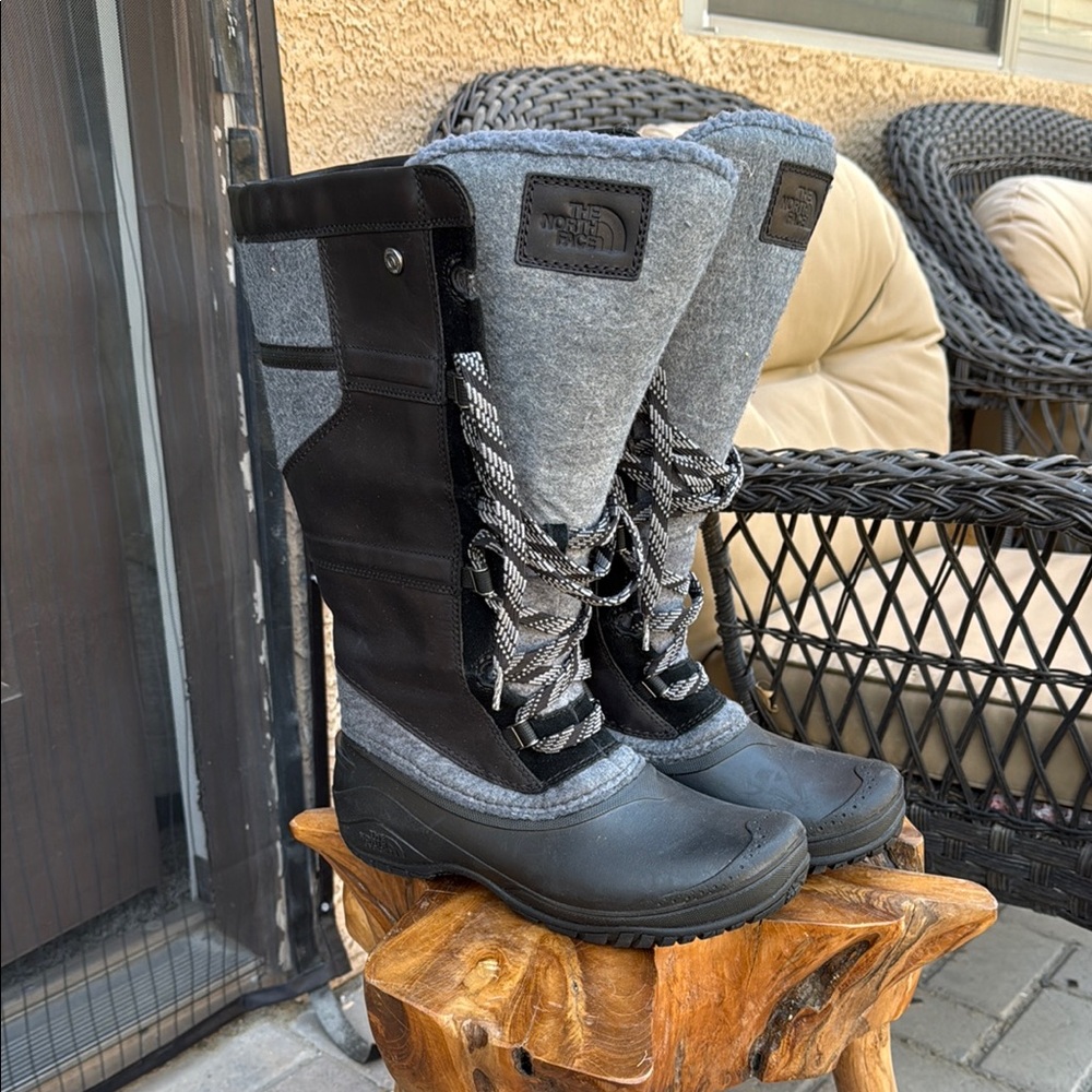 The North Face Women's Black and Gray Boots